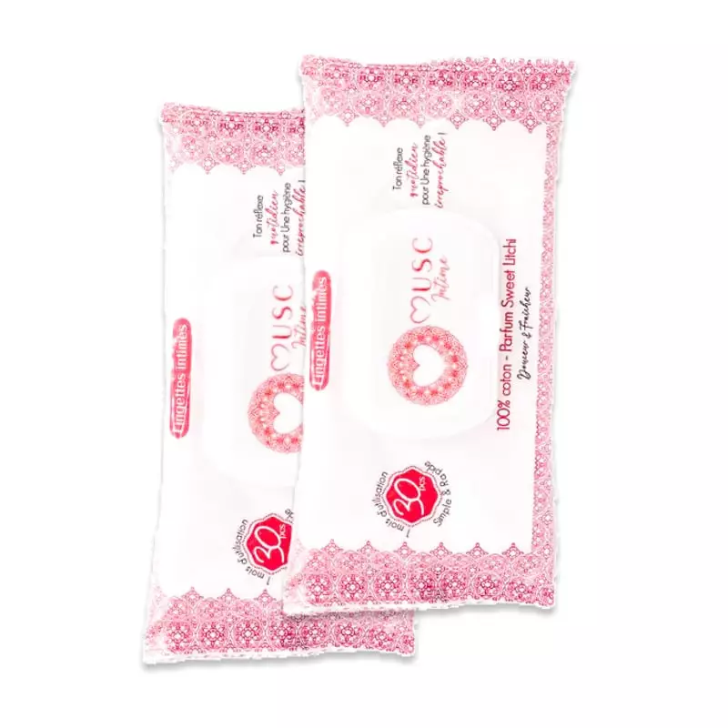 Packshot des lingettes intimes Musc Intime Sweet Litchi, montrant l'étiquette avant avec la marque e