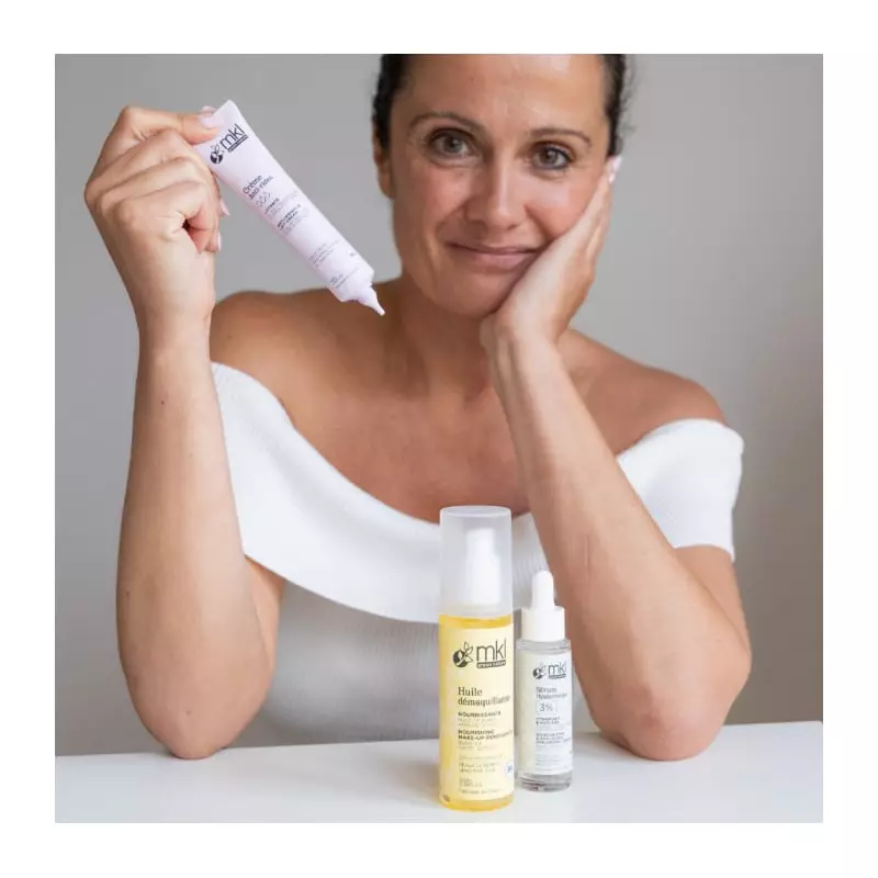Ambiance naturelle avec MKL Crème Anti-Rides Liftante Bio pour peaux matures - 40ml, pot élégant ouv