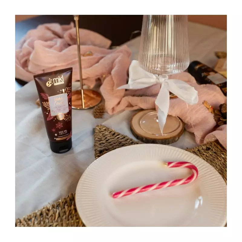 Flacon MKL Gel Douche Litchi Céleste - 1L dans ambiance douche exotique, litchis frais, mousse onctu