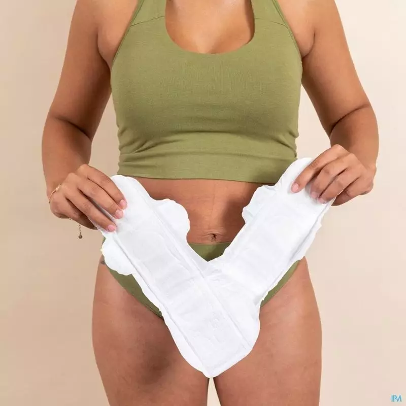 Image ambient des serviettes maternité Forceone post accouchement +2 semaines x12 dans une chambre c