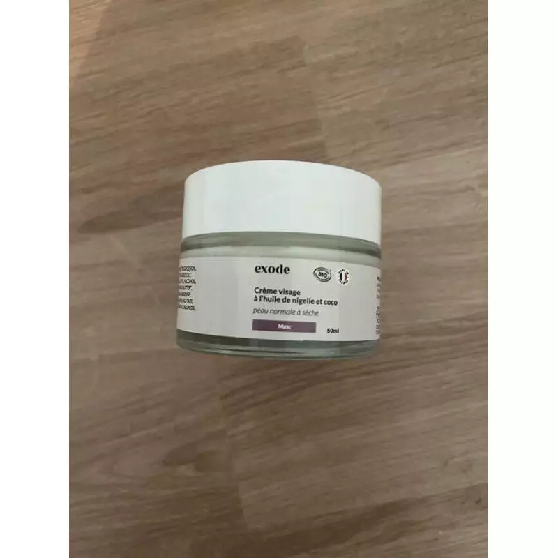 Crème visage naturelle Exode 685919 en pot blanc 50 ml avec couvercle crème, étiquetée huile de nige