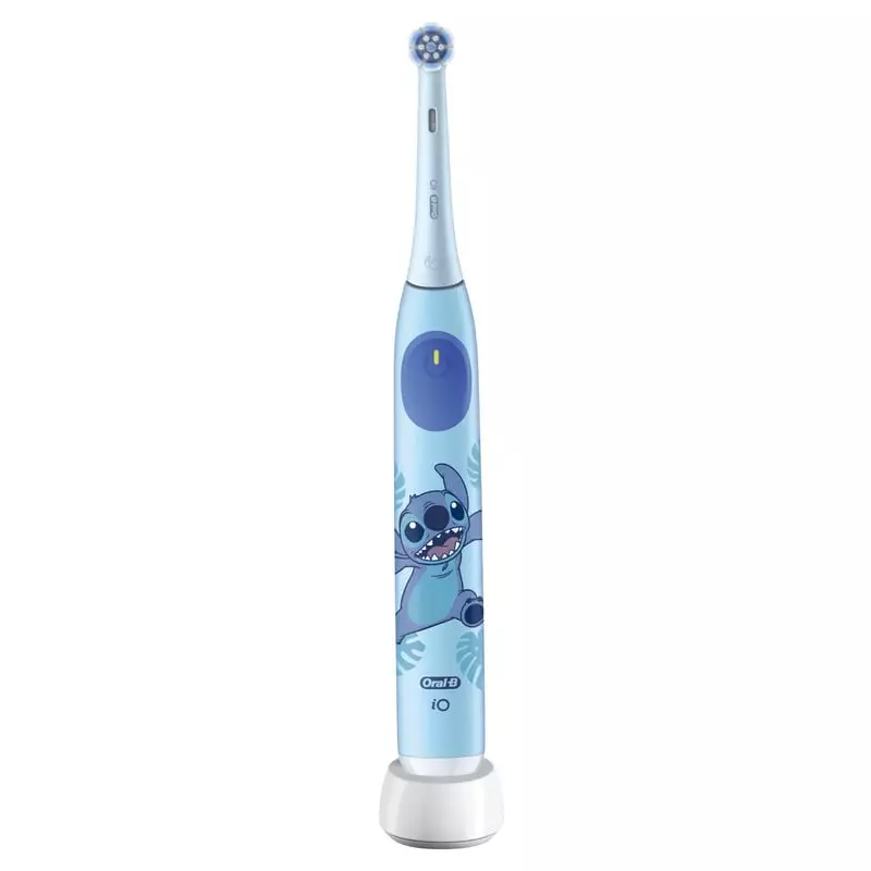 Brosse à dents électrique Oral-B iO Kids Stitch bleue avec personnage Disney Stitch sur manche, tête