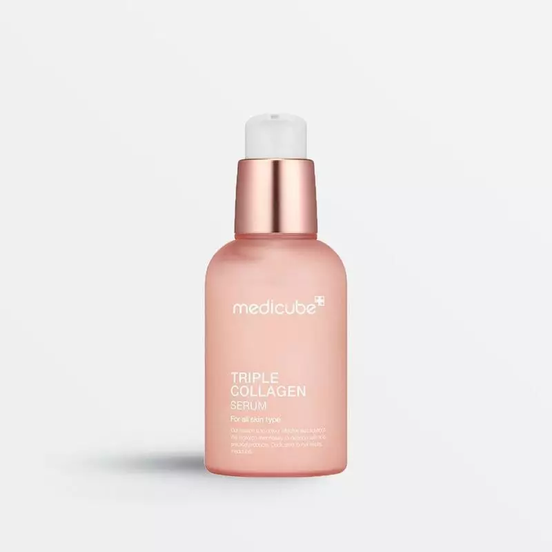 Flacon MEDICUBE Sérum Triple Collagène 4.0 présenté sur fond neutre.