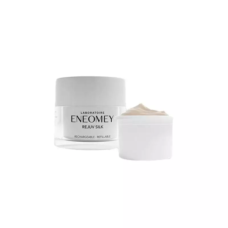 ENEOMEY REJUV SILK recharge crème anti-âge en pot blanc à gauche, pot ouvert révélant texture crémeu