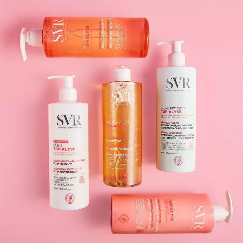 Collection de produits SVR Topialyse : gel lavant, huile lavante et crème apaisante.