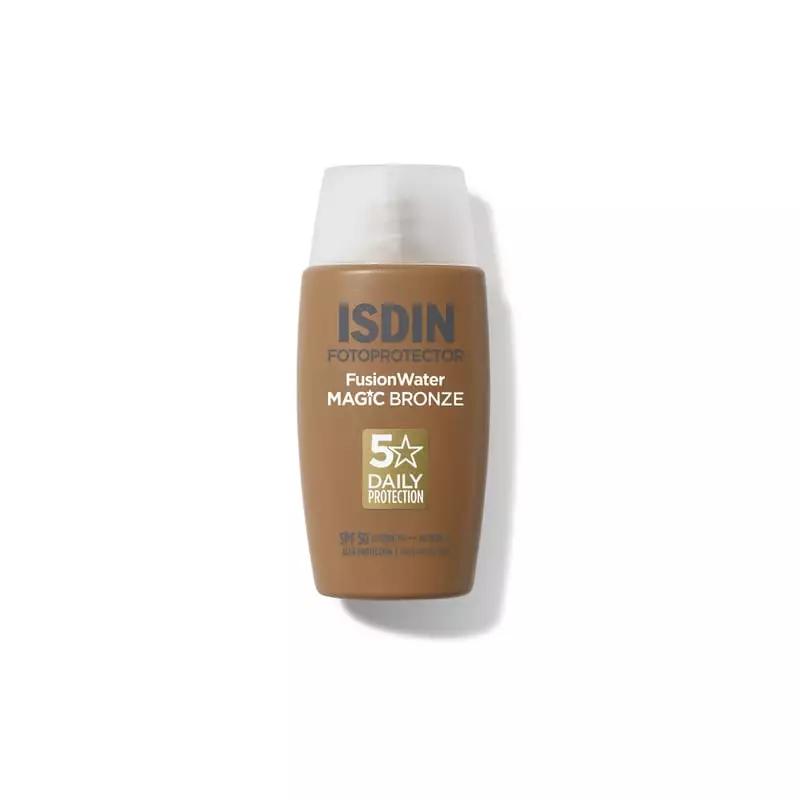 Tube ISDIN Fotoprotector Fusion Water Magic Bronze SPF 50 crème solaire teintée bronze sur fond isol