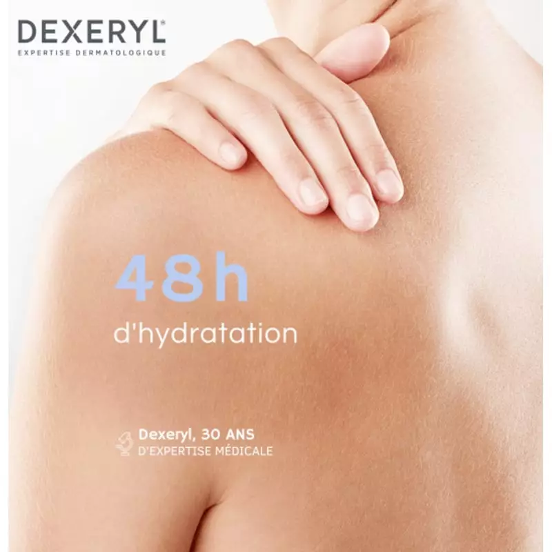 Gros plan sur une épaule affichant le texte '48h d'hydratation' et le logo Dexeryl.