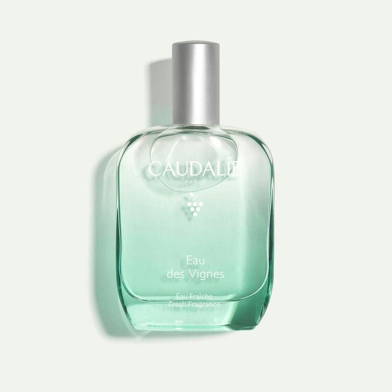 Flacon spray Caudalie L'Eau Fraîche Eau des Vignes 50ml en verre vert clair à bec verseur argenté, v