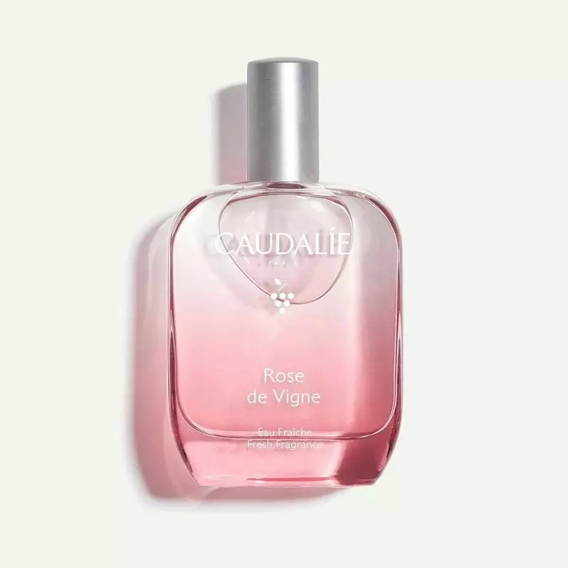 Caudalie L'Eau Fraîche Rose de Vigne flacon spray verre rose vue angulaire montrant détails étiquett