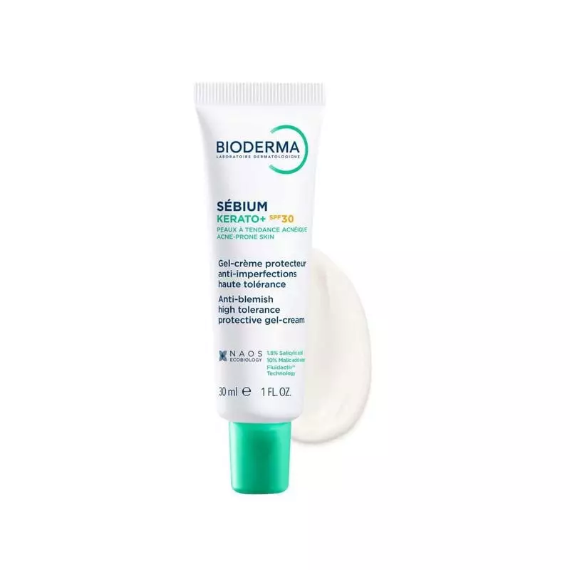 Tube de gel-crème Bioderma Sébium Kerato+ SPF30, bouchon ouvert, montrant la texture crémeuse blanch