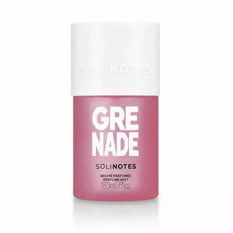 Flacon de brume parfumée Solinotes Grenade 180ml avec motif fruité sur fond blanc