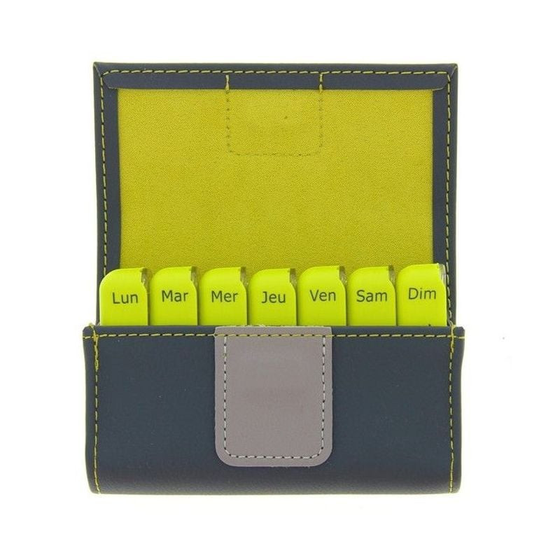 Cooper 1451352 Pilbox Mini pilulier hebdomadaire fermé, design compact ressemblant à un étui en cuir