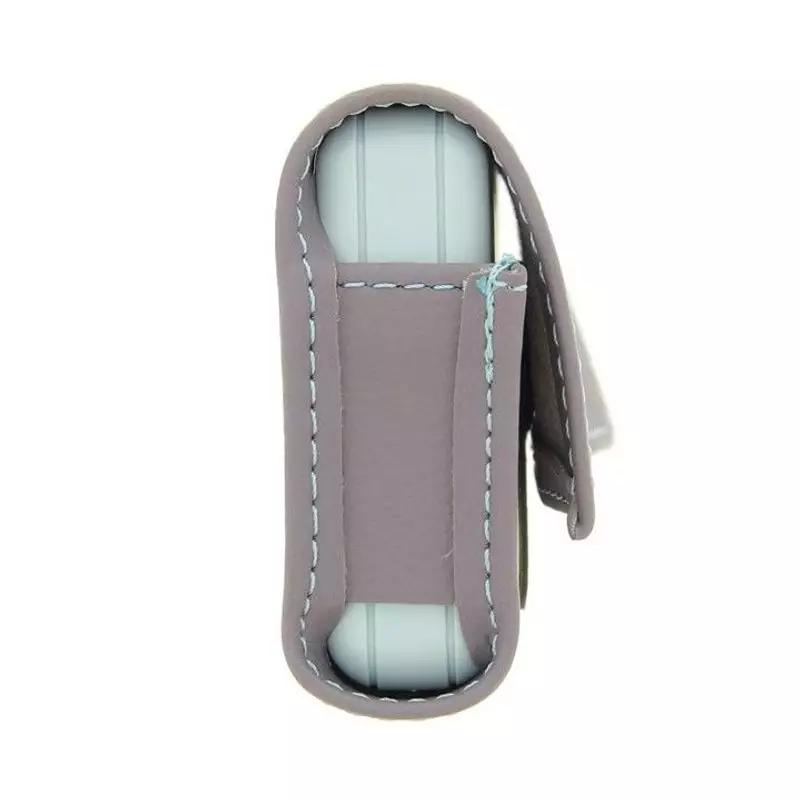 Détail du mécanisme de fermeture du Cooper 1451352 Pilbox Mini, montrant le loquet de sécurité.