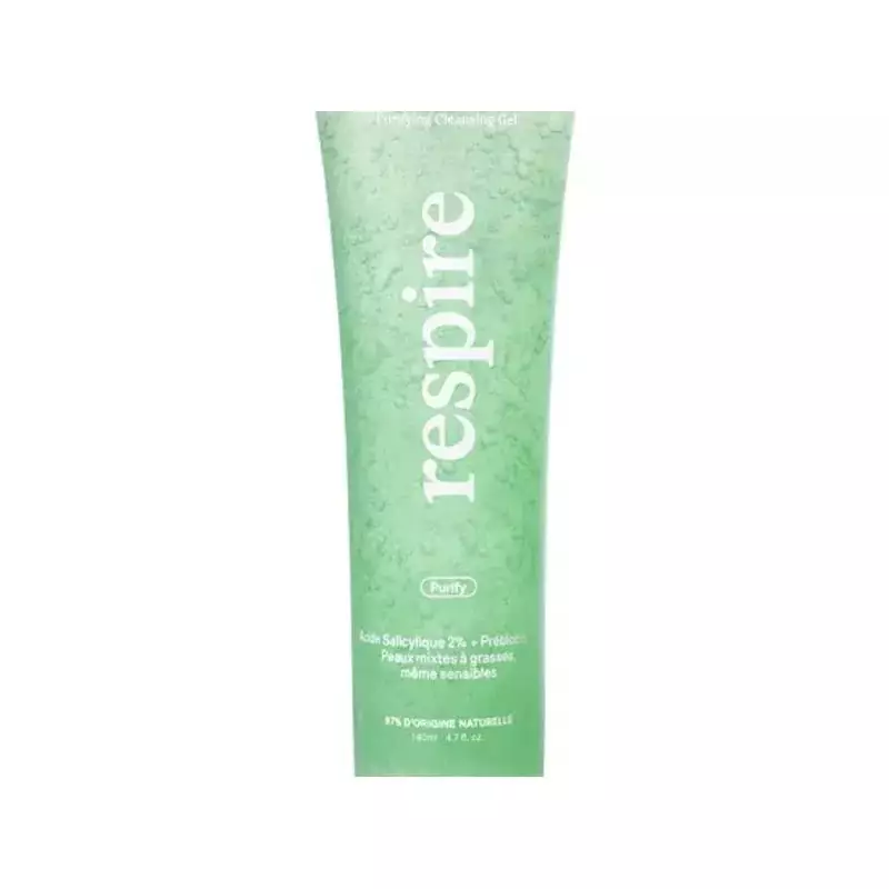 Gros plan sur la texture du Gel Nettoyant Purifiant Respire, une consistance de gel transparent.