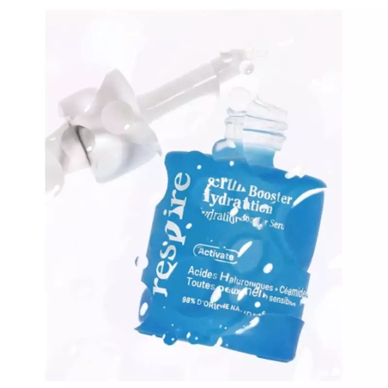 Ambiance de la bouteille de Respire Sérum Booster Hydratation dans une salle de bain