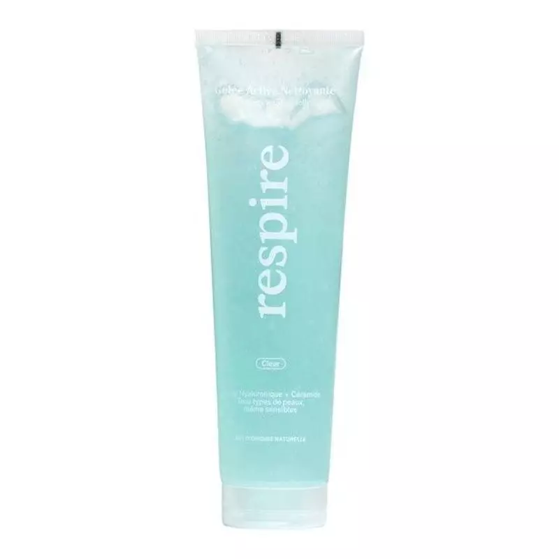 Gelée active nettoyante Respire dans un tube blanc et vert, vue de face.
