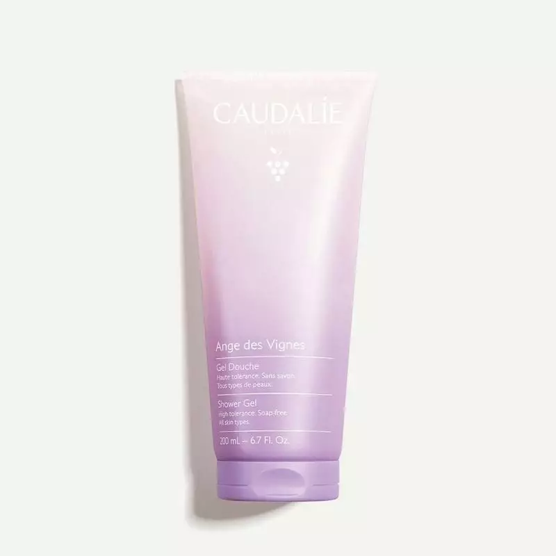 Packshot du gel douche Caudalie Ange des Vignes, un gel douche sans savon à l'aloe vera, dans un fla