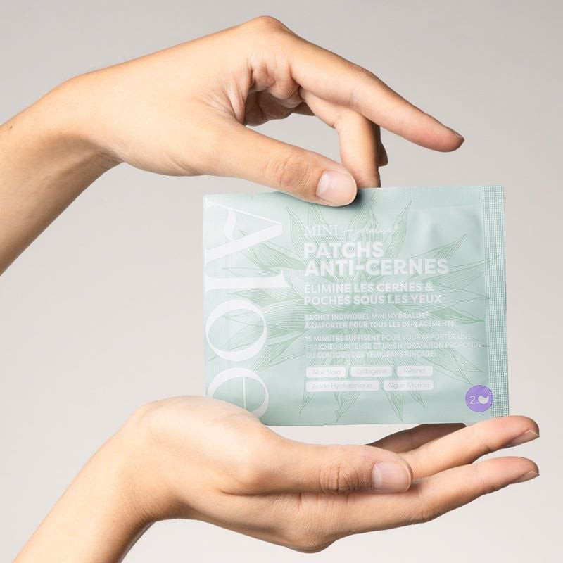 Photo d'ambiance des patchs sous-yeux Aloe Paris Mini Hydralise à l'aloe vera et à l'acide hyaluroni