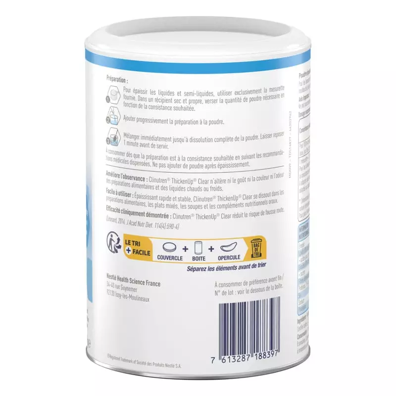 Gros plan d'un verre de jus épaissi avec Clinutren ThickenUp Clear, sans changement de couleur ni de
