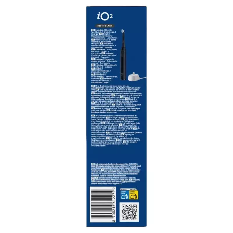 Gros plan sur la tête ronde de la brosse Oral-B iO2, conçue pour imiter les outils dentaires.