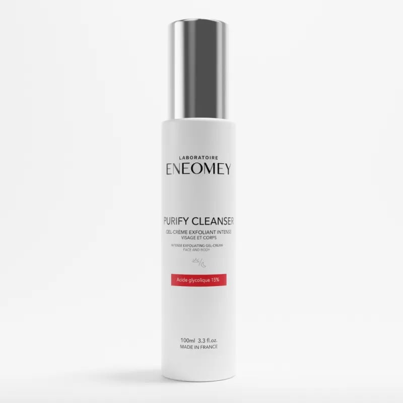 Flacon pompe blanc Eneomey Purify Cleanser 100 ml avec bouchon argenté, vue de face, étiquette 15 % 
