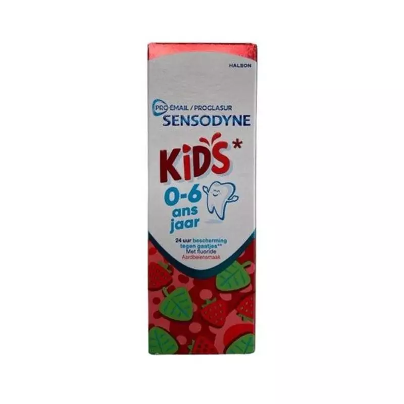 Face avant de la boîte de dentifrice Sensodyne Pro-Émail Enfants 0-6 ans, motif fraise et formule fl