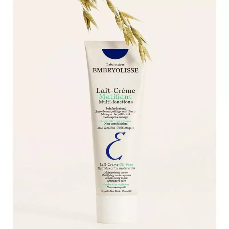 Ambiance épurée avec Embryolisse Lait-Crème Matifiant - 75 ml et textiles naturels