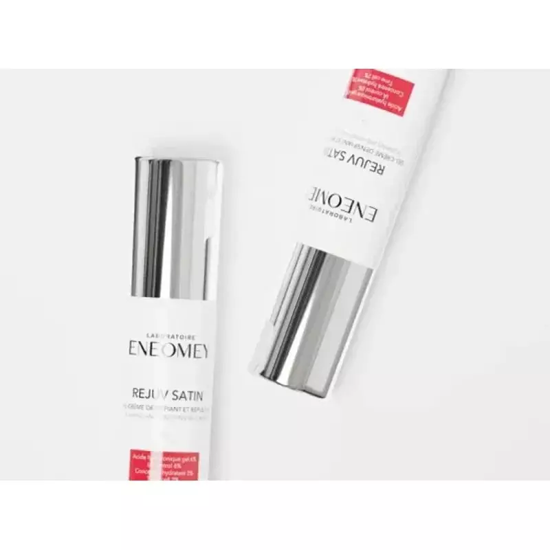 Eneomey Rejuv Satin gel-crème repulpant visage - 50 ml présenté sur fond satiné lumineux